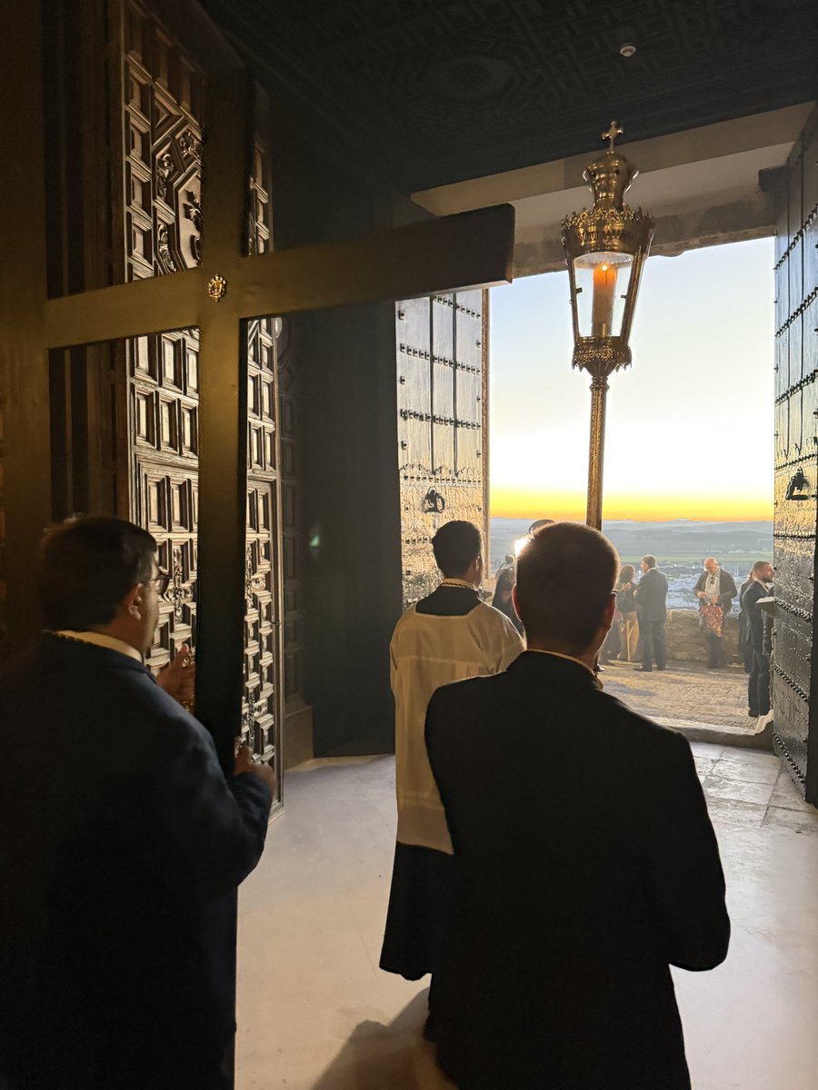 Iniciamos el regreso a la Iglesia de San Carlos