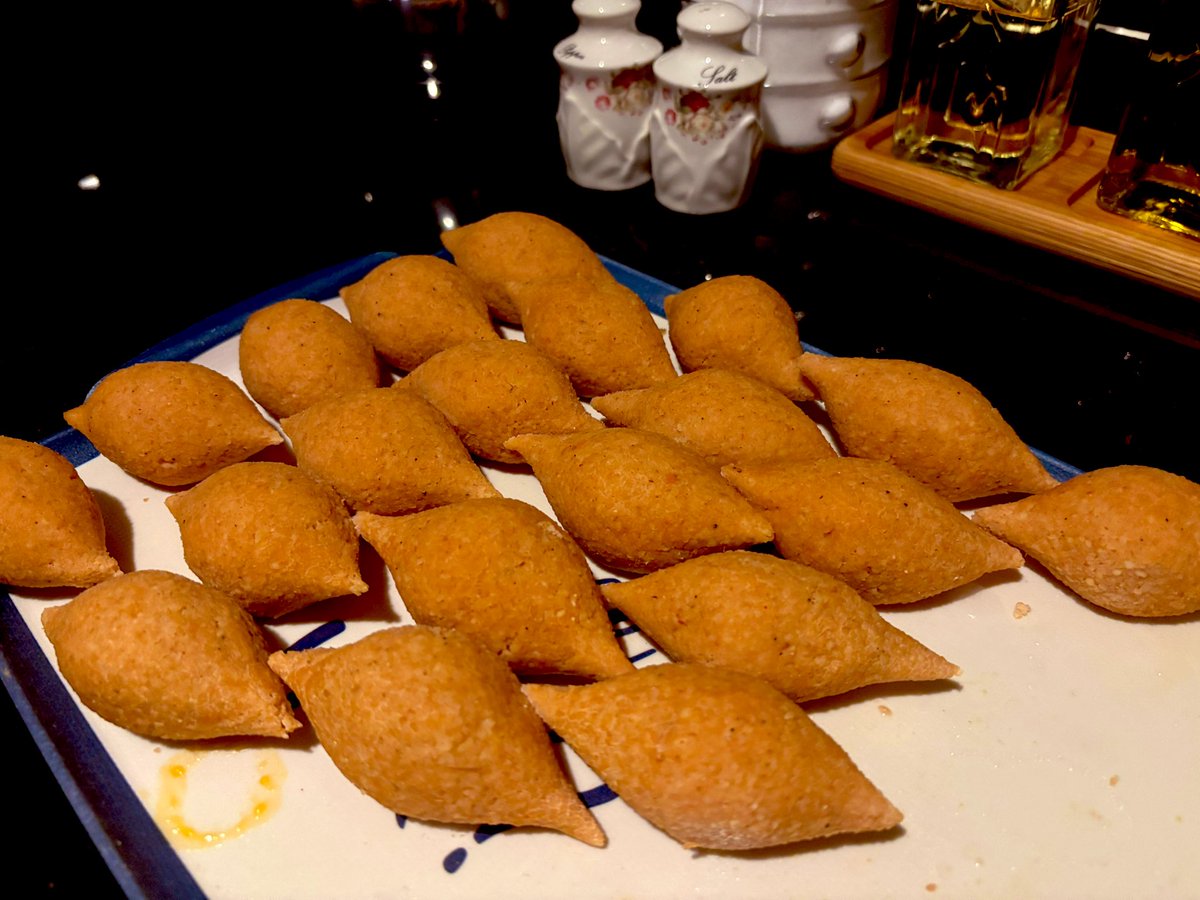 radyoculuk yorumculuk ascilik(duygum beğendi yani iyiyimm 👉🏼👈🏼