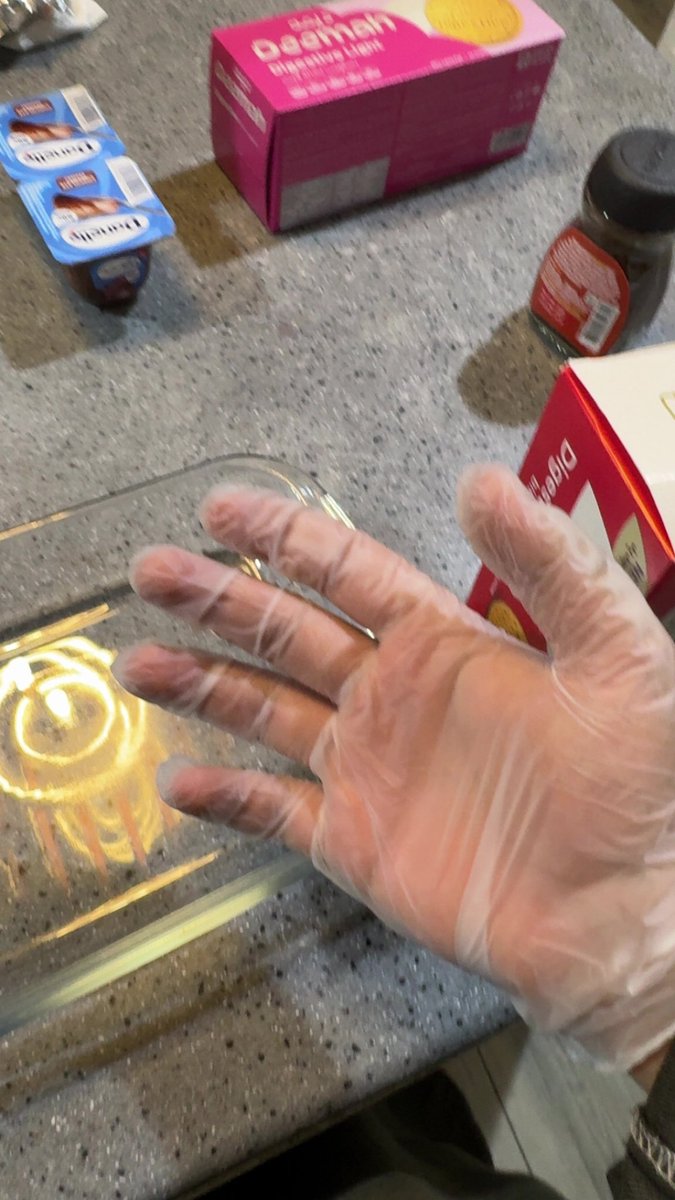 سقراط المقفل 
قرر يسوي حلا بسم الله نحوس المطبخ