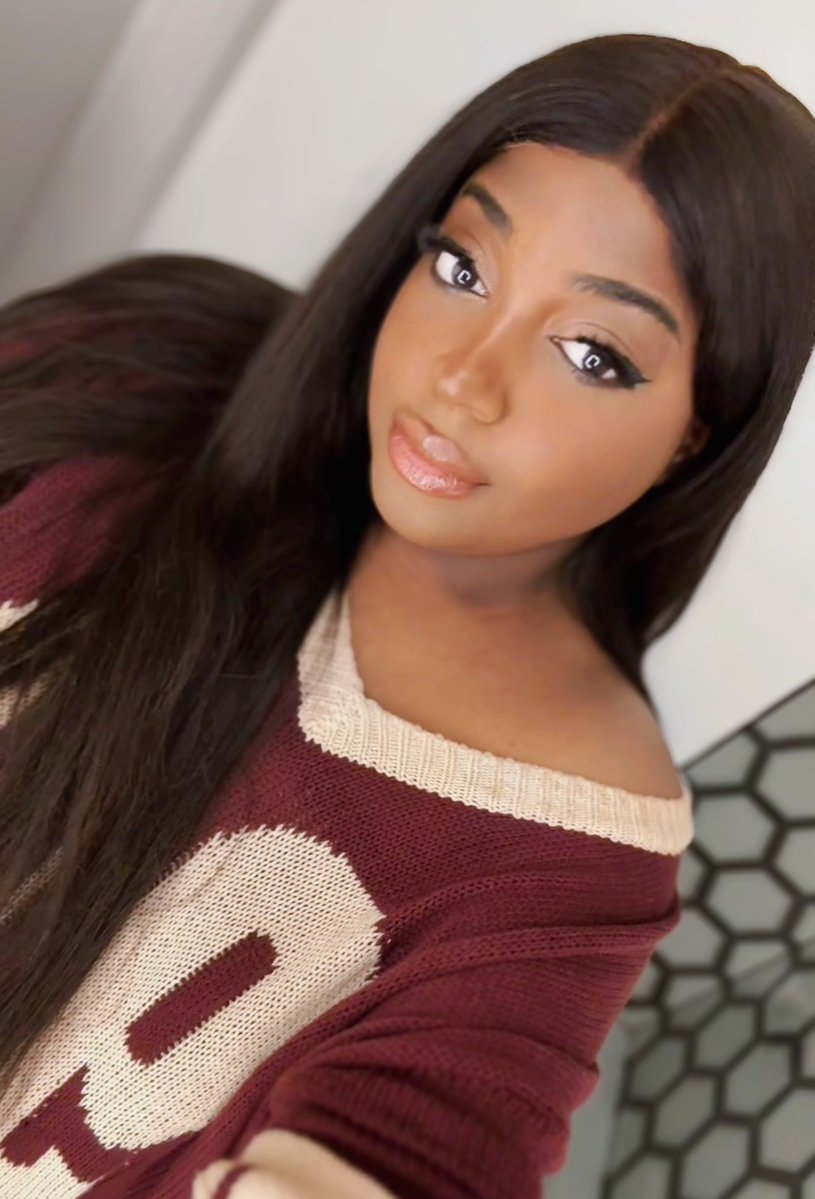 bathroom selfie 🌹