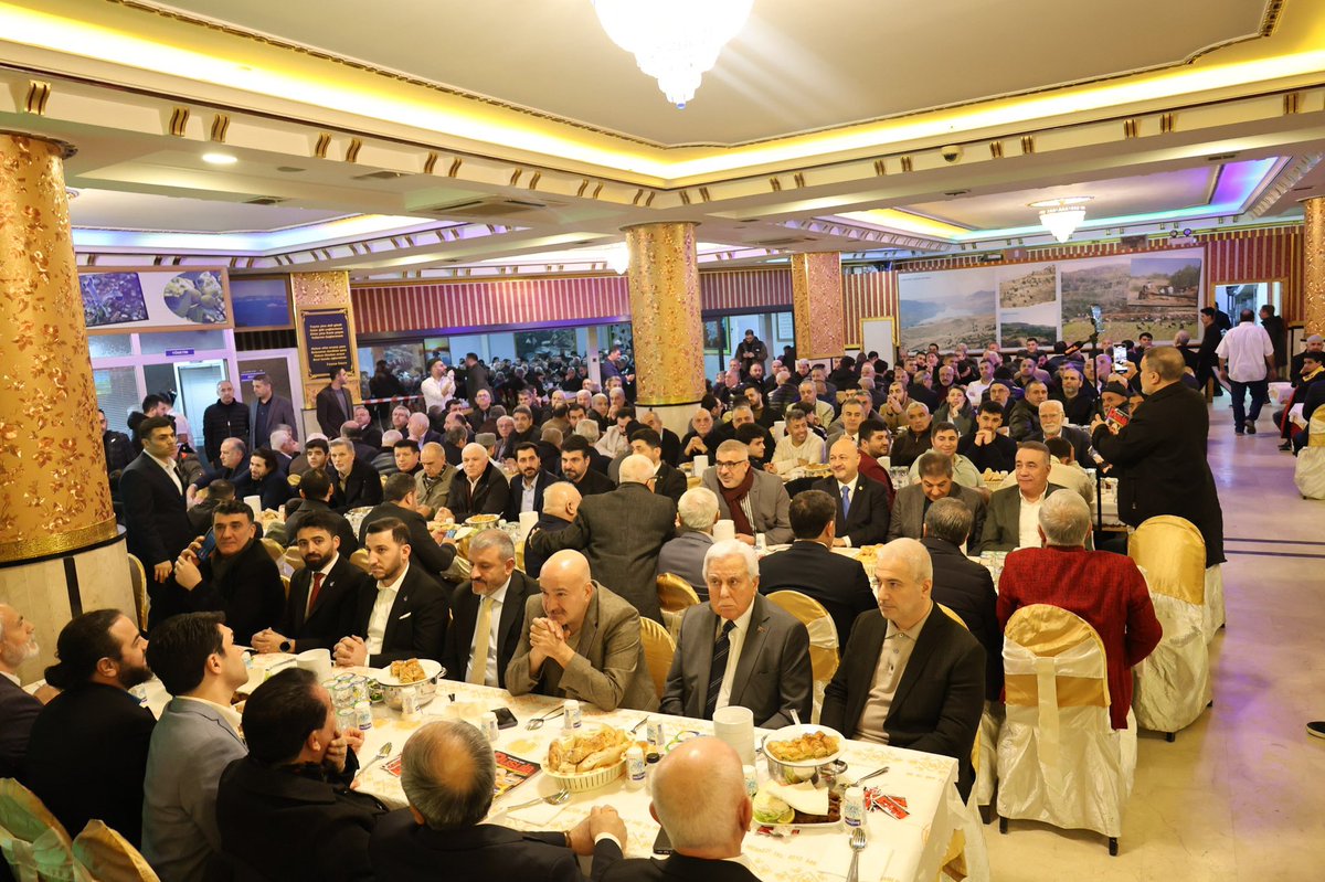 30. Geleneksel iftar programımızı yoğun katılımla gerçekleştirdik. Gönül soframızda hemşehrilerimizle bir araya gelerek Ramazan’ın bereketini, birlik ve kardeşlik iklimini paylaştık. Katılım sağlayan tüm misafirlerimize gönülden teşekkür ediyoruz.