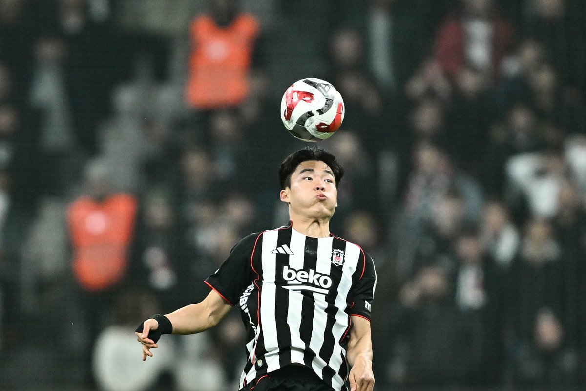 3 - Hyeon-Gyu Oh, Opta'nın bu alanda detaylı veriye sahip olduğu 2000/01'den bu yana Beşiktaş formasıyla çıktığı ilk üç Süper Lig maçında da gol atan ilk oyuncu oldu. Füze.