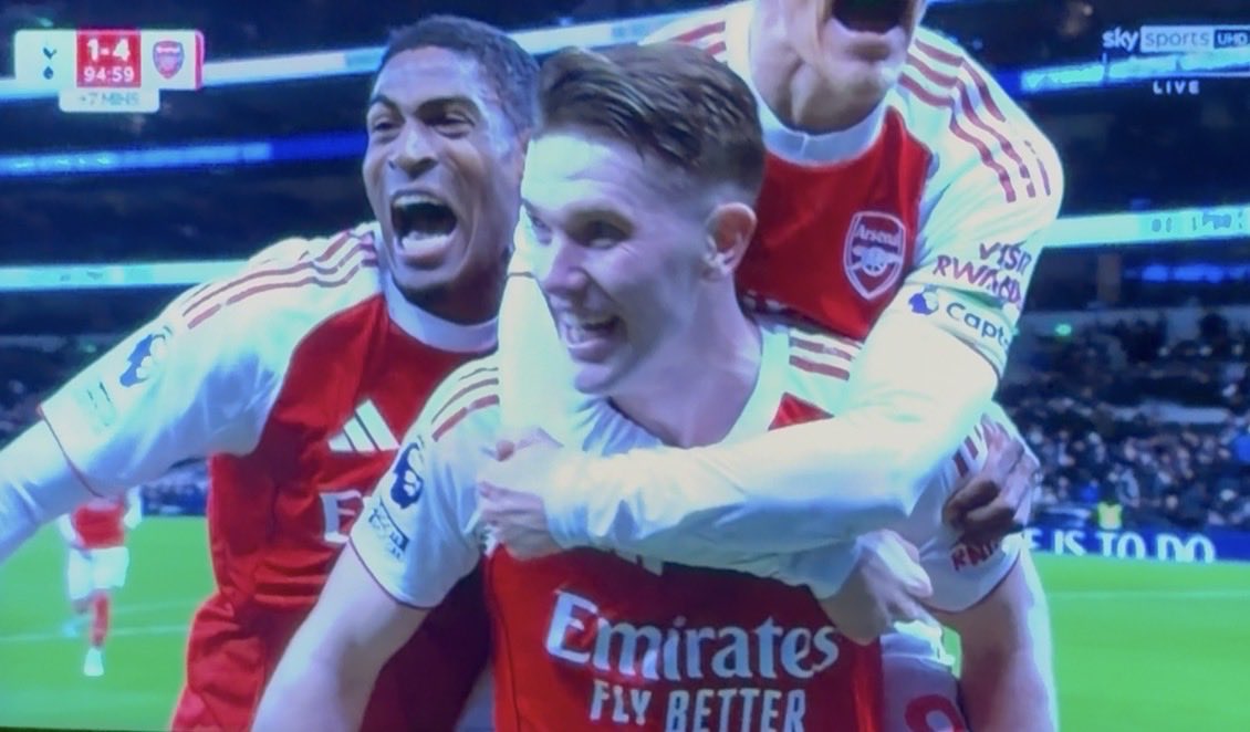 piersmorgan's tweet photo. BOOOOOOOOM!!!! 1-4. 
Gyokeres with another cracker… what a game he’s had. Finally, Arsenal have a world class striker again. Love him. https://t.co/Edmj3GMVIg