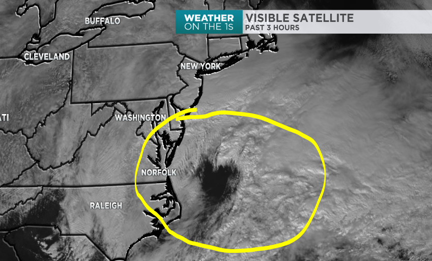 johndavittontv's tweet photo. Do you see what I see ? There's a heart shape on the satellite. This is the center of the nor'easter that is starting to form. This storm is so strong it will have an eye, like a hurricane does. https://t.co/rsSzsUSagP