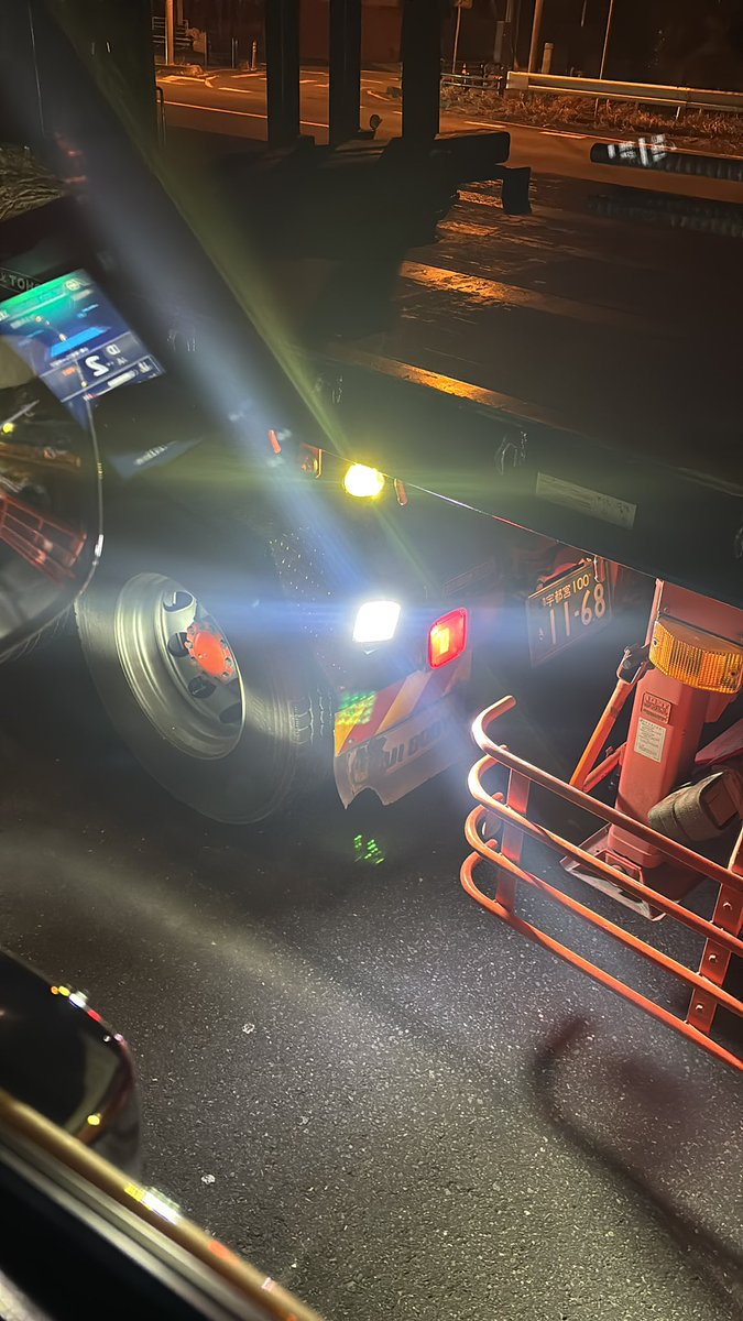 走行中いる？ 目潰しライト😫