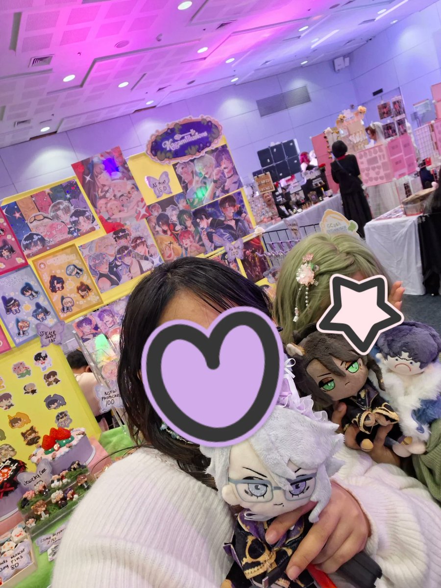 Amiemia23's tweet photo. I don't reall ypost here so its been a REALLL long while here but!
I was at MaiFaire with @zachirieee the other day as @kagamillusions !!!
This is only our SECOND time attending and boothing for a convention so we were nervous
#maifaireph2026 #maifaireph #eventsph https://t.co/ZeqoHs7ycQ