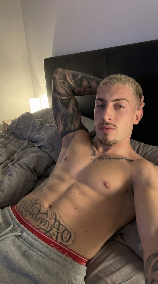 Ti faccio venire voglia di fare la troia?
Dimmi la verità 😈