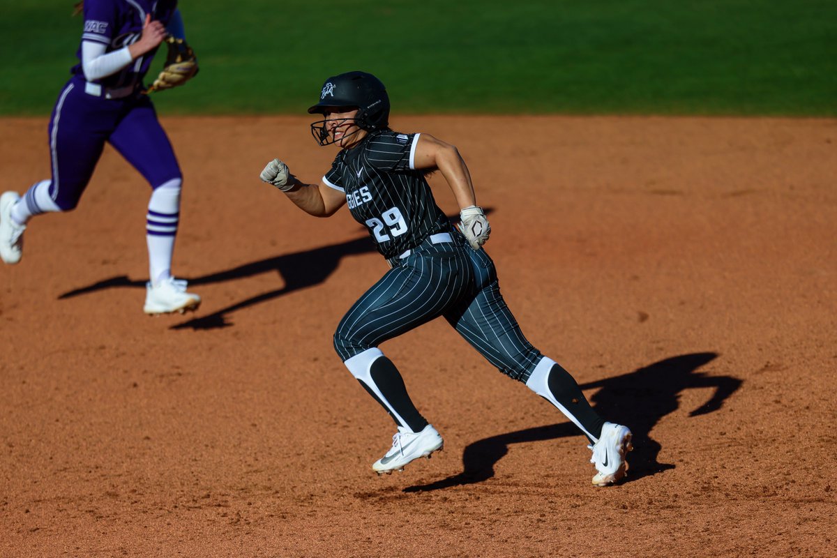 USU Softball tweet media