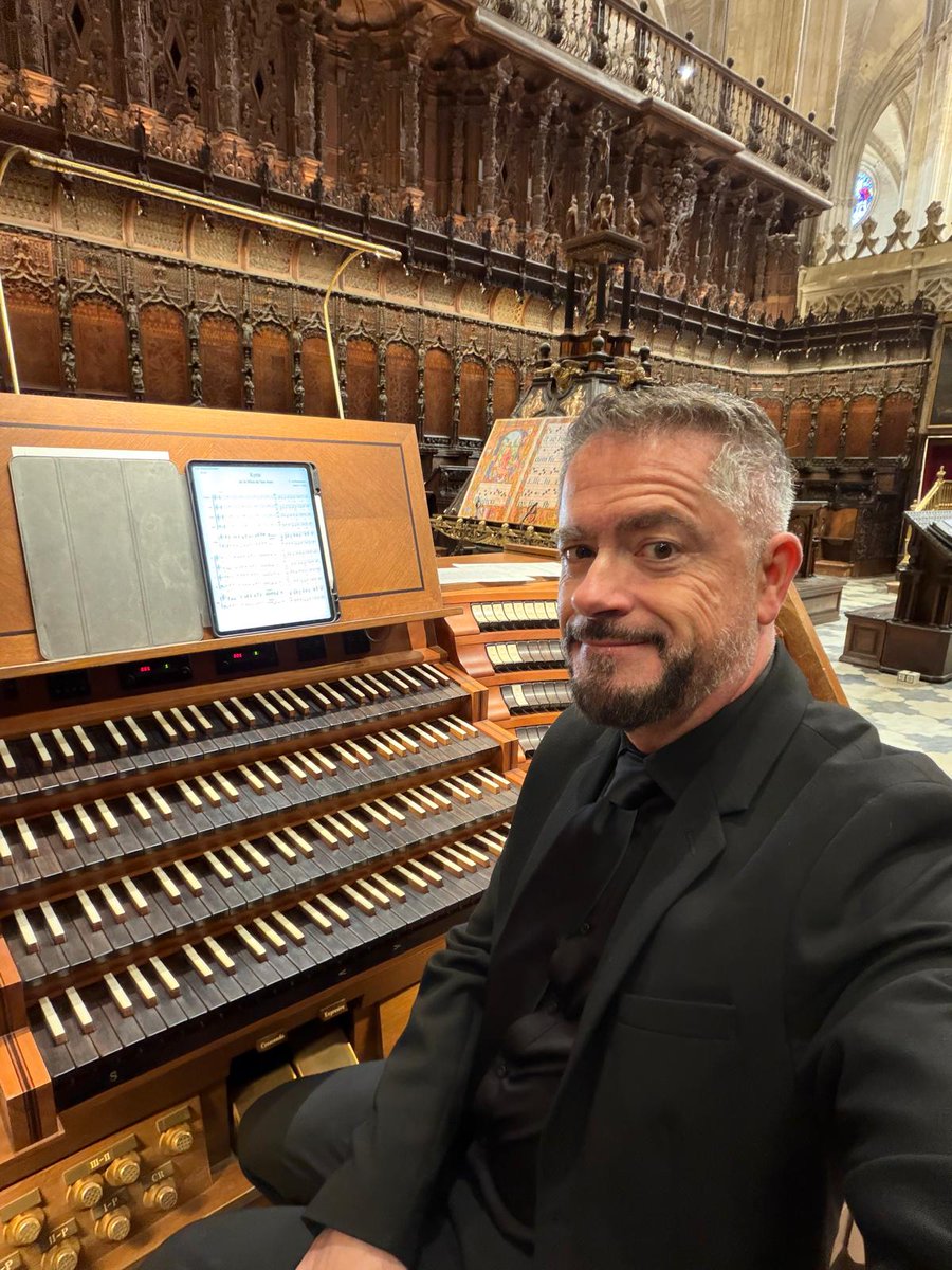 La Capilla Musical de <a href="/architoledo/">Archidiócesis de Toledo</a> hoy ha participado en la celebración eucarística de la Catedral de Sevilla <a href="/CatedraldeSev/">Catedral de Sevilla Oficial</a>, en un fin de semana musical e intenso en el que han participado también en el ciclo de música sacra "Tramos de Cuaresma" de <a href="/Cajasol/">Fundación Cajasol</a>