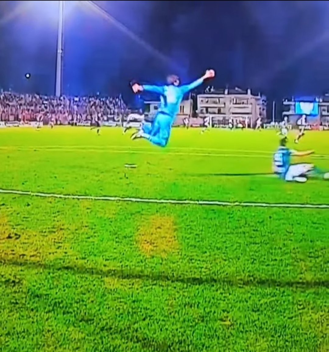 AEKentrikos tweet media