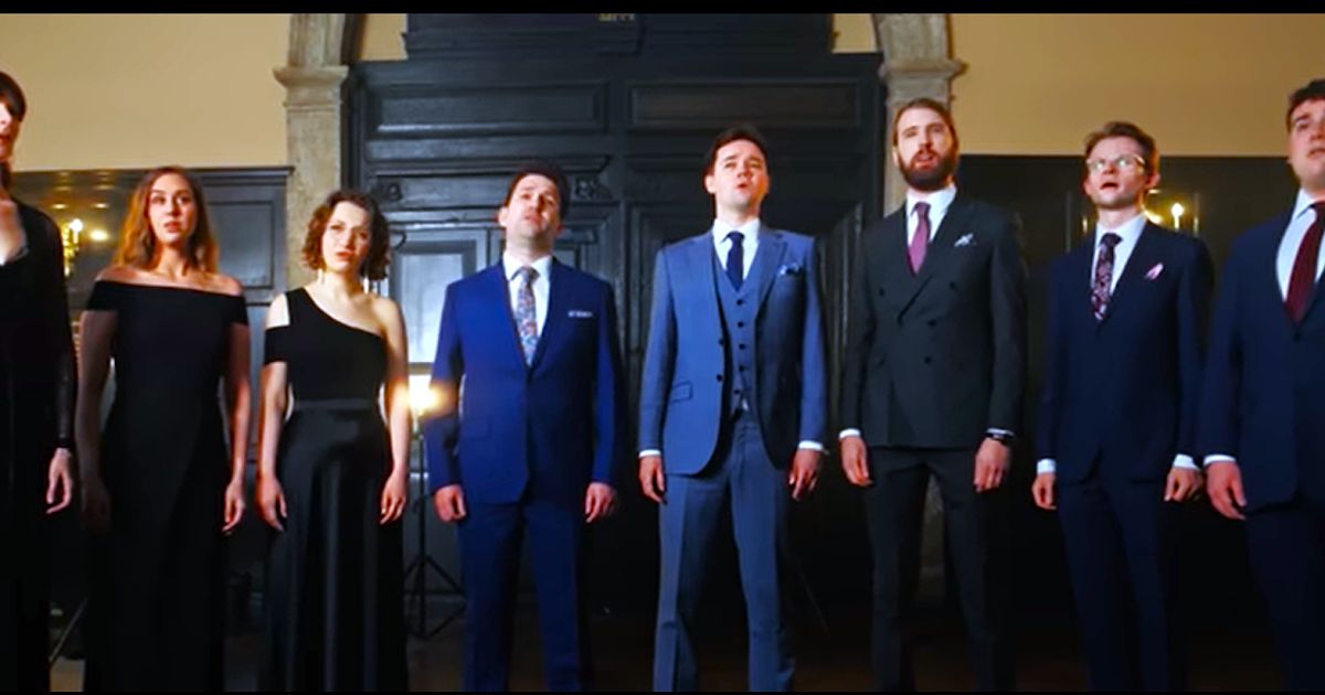 catholicnews1's tweet photo. LISTEN to a Stunning "Agnes Dei" by #VOCES8 Set to Samuel Barber's Adagio for Strings
https://t.co/1BbUxBgh87 https://t.co/nXDt9AbH2S