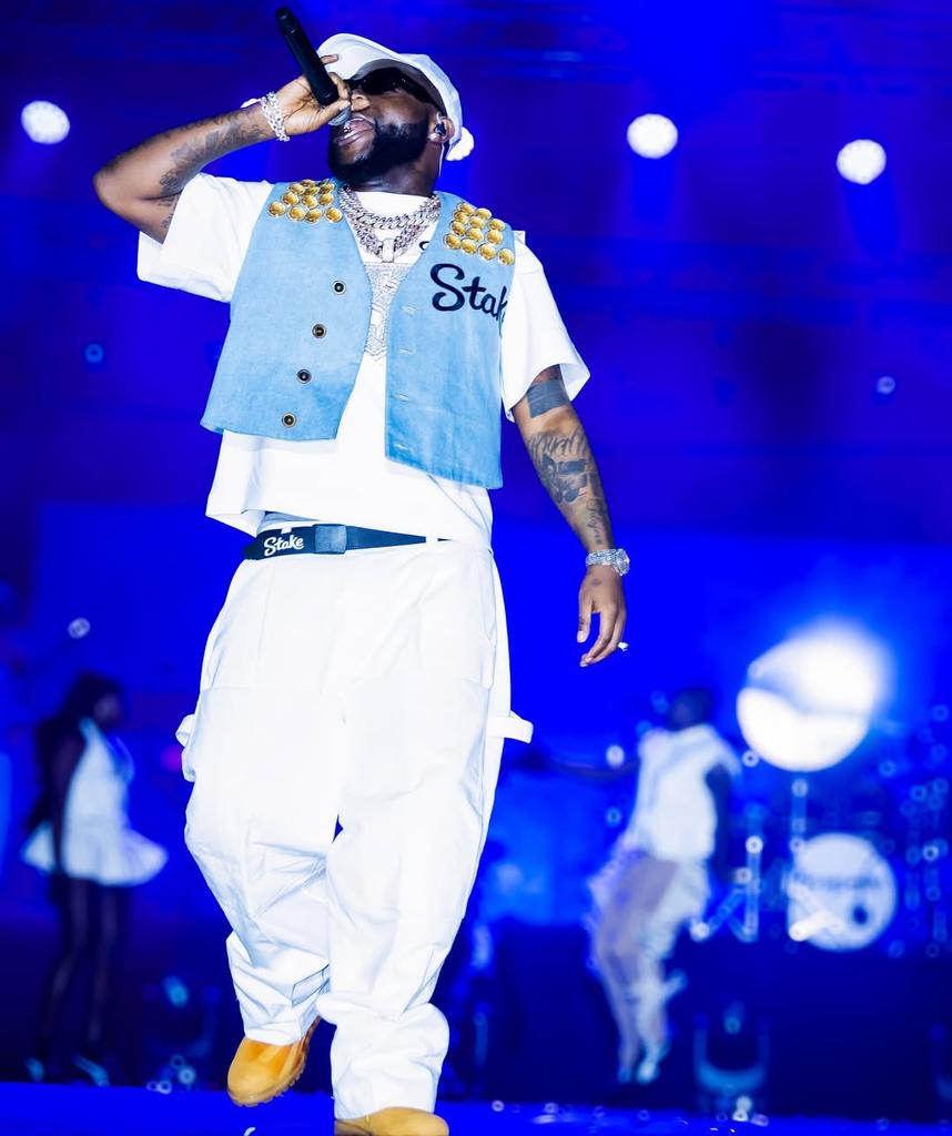 BTraders99837's tweet image. You can mention Davido and immediately get 1000 likes. #30BG let rock it up asap ❤️😍🙏