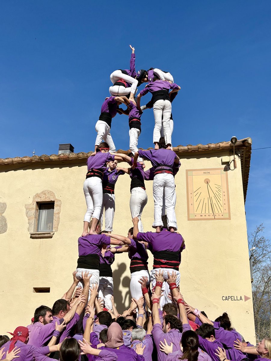 Colla Castellera de Figueres tweet media