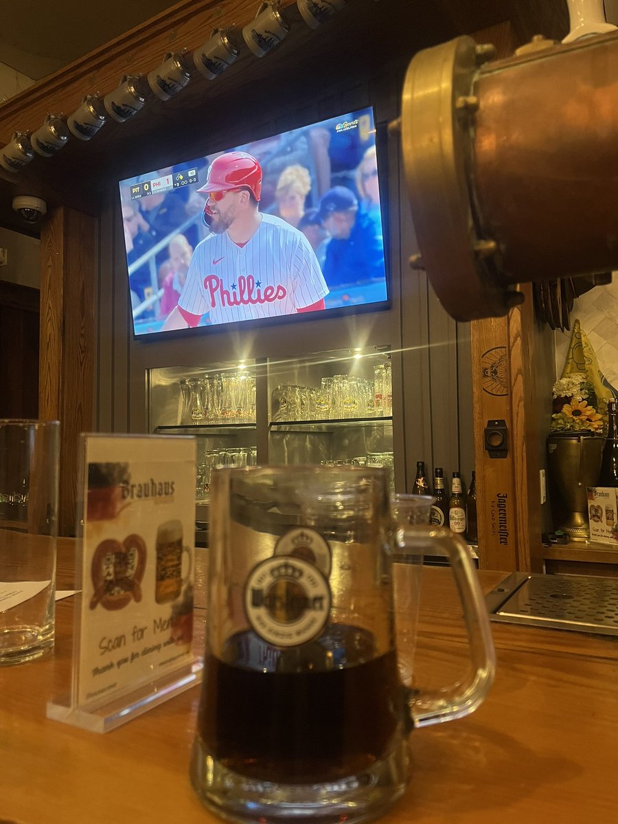 Kat ⚾️ tweet media