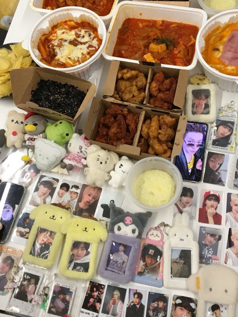 𝜗𝜚 tweet media