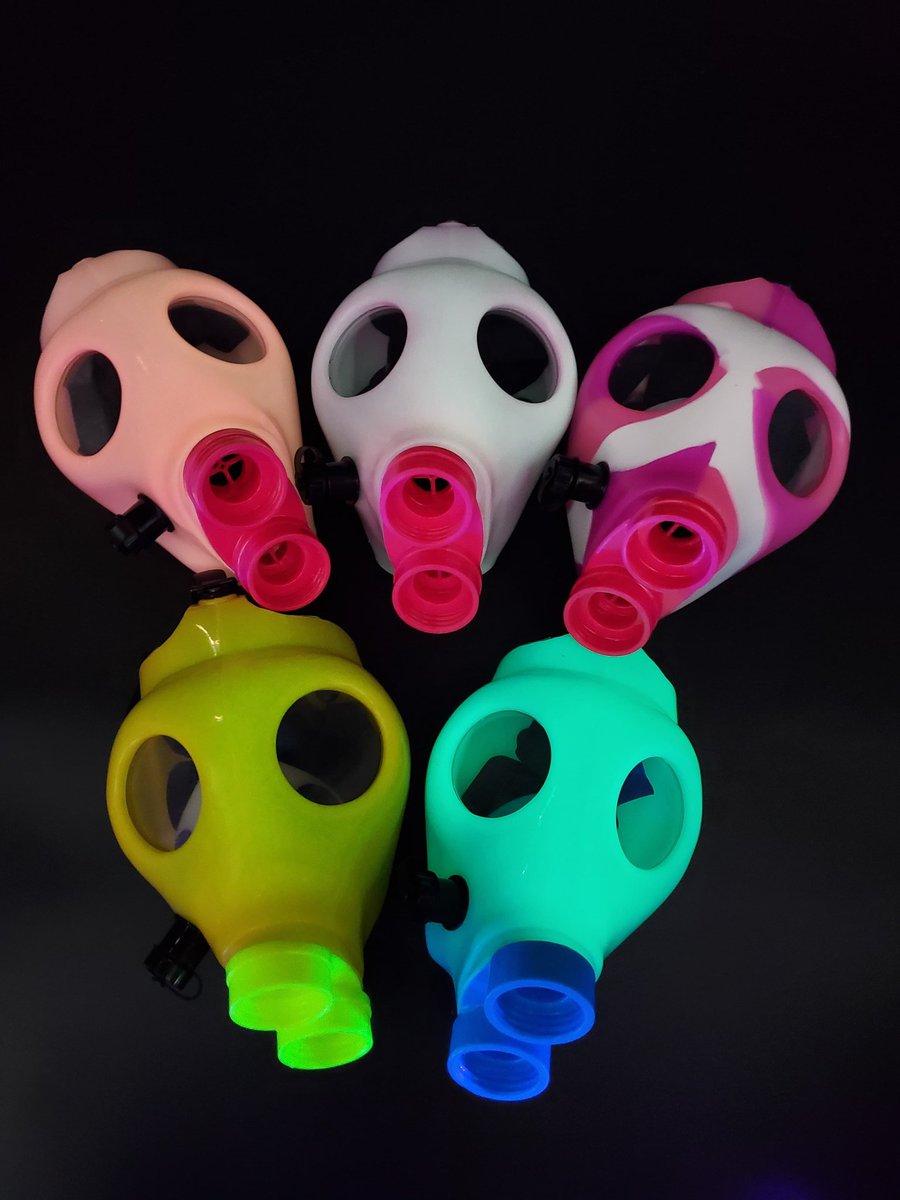 kinkyrubberdoc's tweet photo. Any color 🔥 
Separate input / output system for controlled setup.
Other gear optional — build it your way.
Minimal. Modular.
Some color options even glow under UV✨️ 
Pick your shade
https://t.co/UIMRwXNiLh
#kinkyrubberdoc #gasmaskgear #rubberstyle #fetishgear #uvreactive https://t.co/g6IO6LZlV8