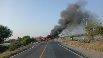 semanario mexicano tweet media