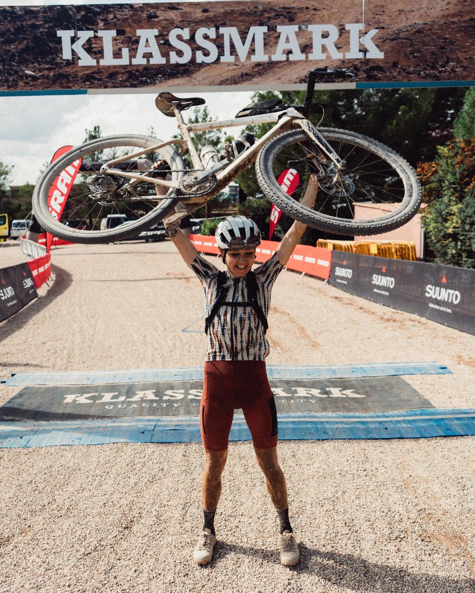 LOOK Cycle tweet media