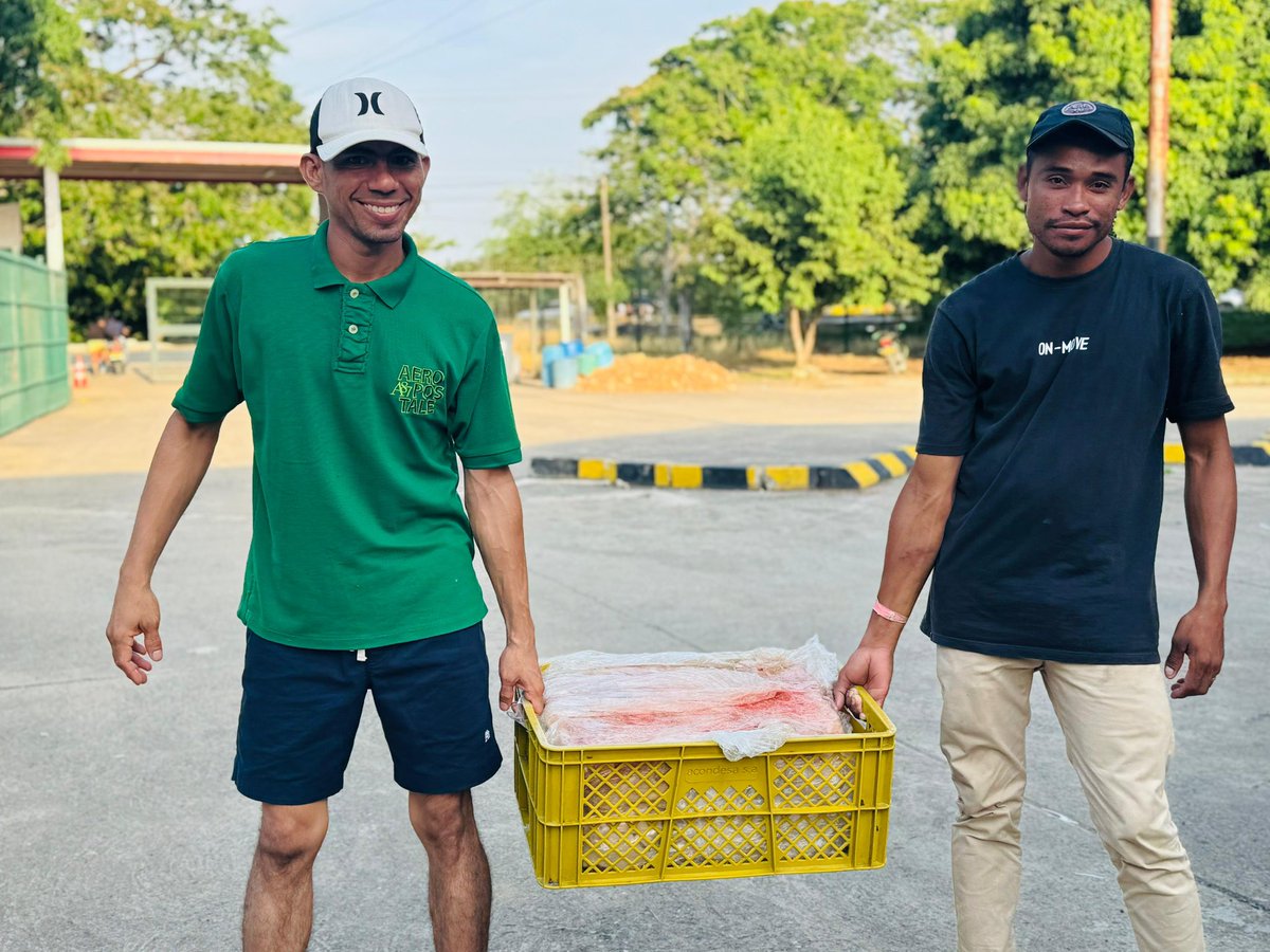 GobCordoba_'s tweet photo. #UnidosPorCórdoba | Entregamos una tonelada de pollo y amor a varios alojamientos temporales de Montería y San Pelayo. 

Gracias a la Organización Nueva Aurora por esta donación que desde la Gobernación llevamos a quienes más lo necesitan.

¡La solidaridad nos une! https://t.co/gsfhYOzfpS