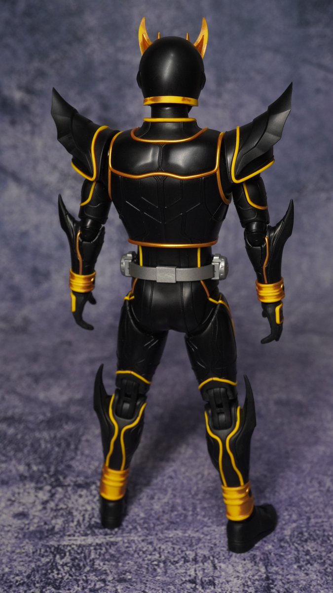 Blokees 仮面ライダークウガ アルティメットフォーム 仮組できました