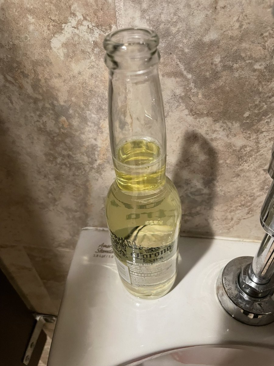 dirtyfunlv's tweet photo. To the pig that left this at the bar 😈😈😈😈😈😈😈😈 https://t.co/rf1FqxEjgy