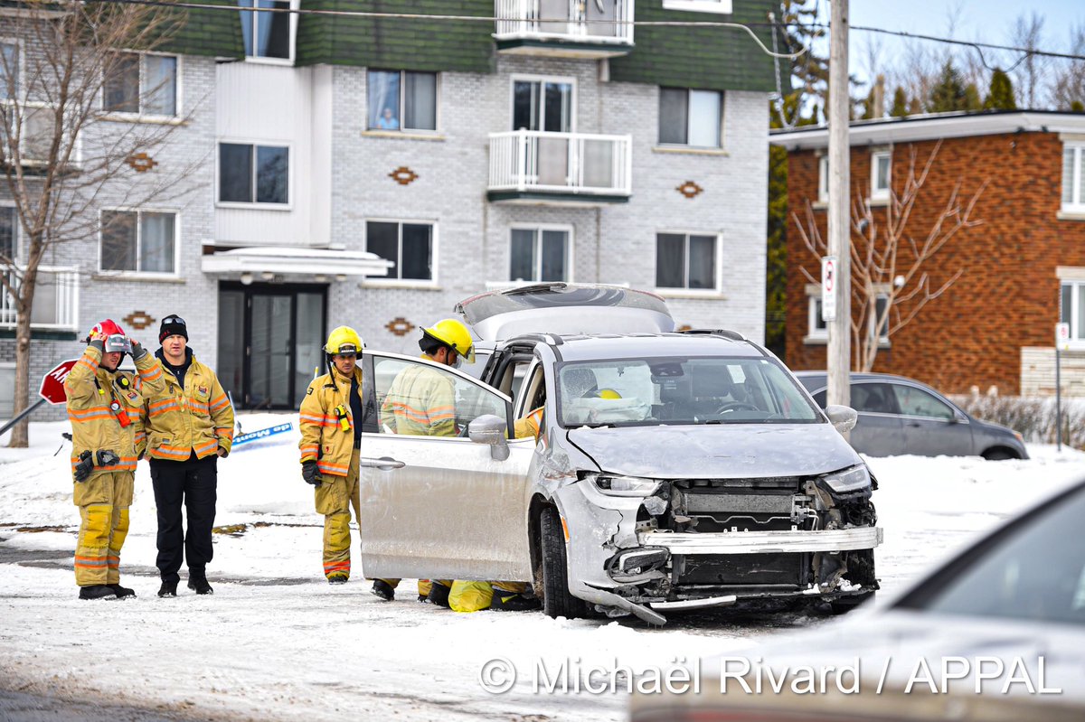 Michael_Rivard_'s tweet photo. Accident avec désincarcération sur la rue Georges, à Saint-Hubert, en début d’après-midi. Plusieurs transports vers le centre hospitalier. État des victimes inconnu. @POMPIERSAPPAL https://t.co/3tkhsceVts