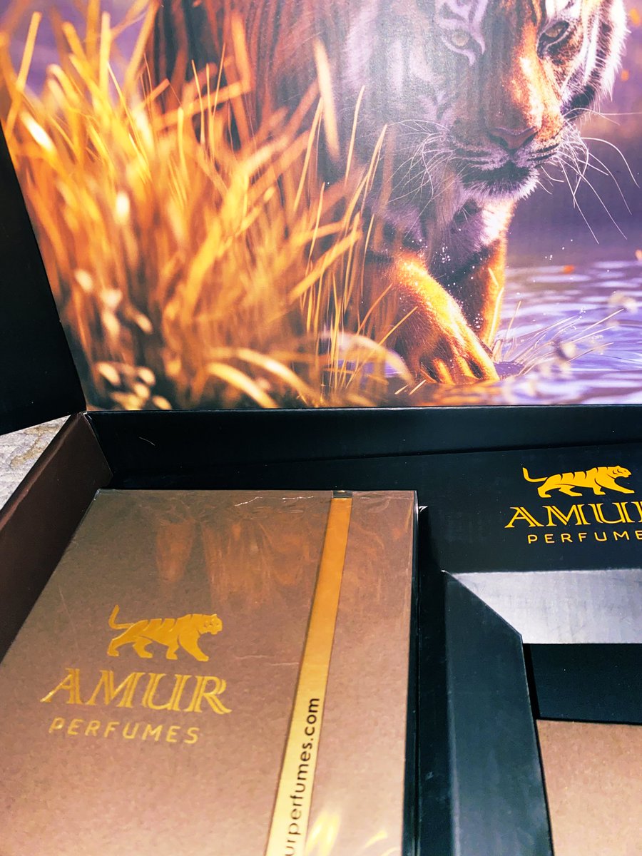 تغليفهم واااااو يجنن💞💞🖤.
<a href="/Amurperfume/">آمور</a> 
<a href="/4amurperfumes/">بدر - آمور</a>