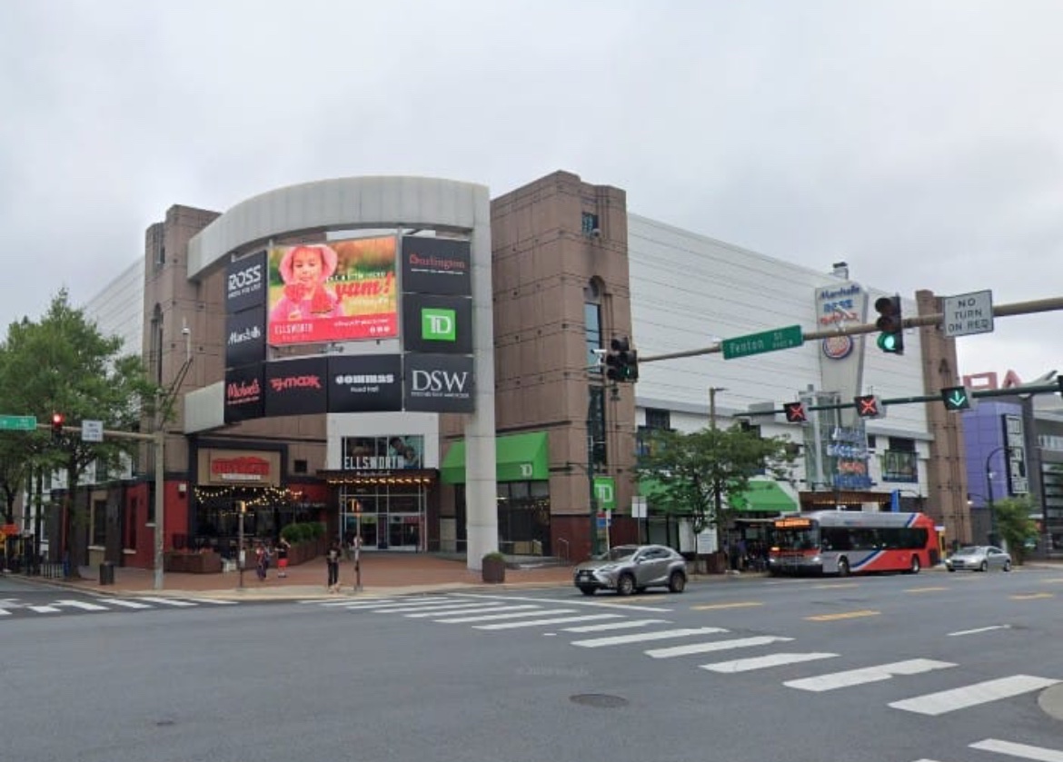 TheMoCoShow's tweet image. Police Disrupt Illegal Car Rallies in Chevy Chase, Silver Spring and Across Maryland

Click below for full article.

mocoshow.com/2026/02/22/123…