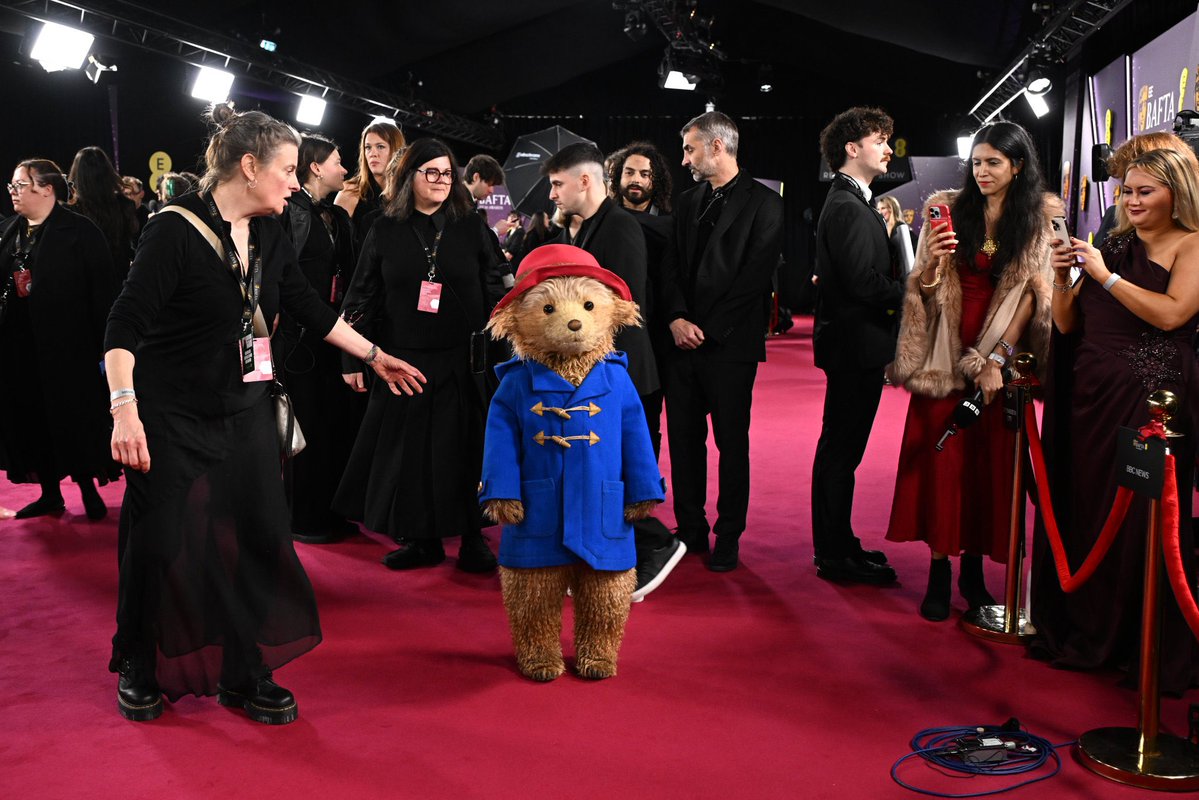 Paddington Bear stuns at the #EEBAFTAs.