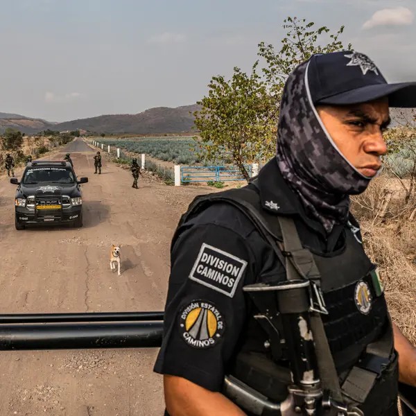 ivica_ilievski's tweet photo. 🚨 U.S. Consulate Guadalajara Issues Shelter-in-Place Alert
Authorities are responding to a fast-moving security incident in Jalisco. Americans in the area should stay indoors and follow official instructions. #MexicoSafety #Guadalajara #USAlert https://t.co/DhU9EyuFnx