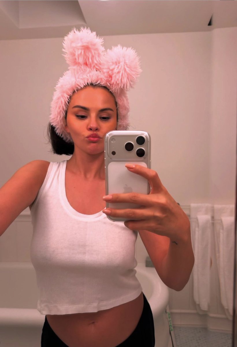 sydd💜 tweet media