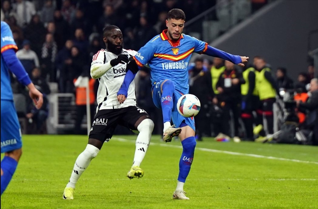 Murillo doubles it! 2-0 to the Black Eagles. Total control on the pitch  #BJKvGOZ #SuperLig