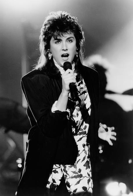 laurabranigan's tweet photo. #Archives 🗄️ Promotional photo with description on "Solid Gold" letterhead for Laura's performance of "I Found Someone" that aired on February 22, 1986, on the hit music TV show. 📸 ~ Kathy Golik, Legacy Manager
#LauraBranigan #IFoundSomeone #SolidGold #TV #PromoPhoto #HoldMe #80s #80sMusic #OtherHalfEntertainment #ArchiveCollection
