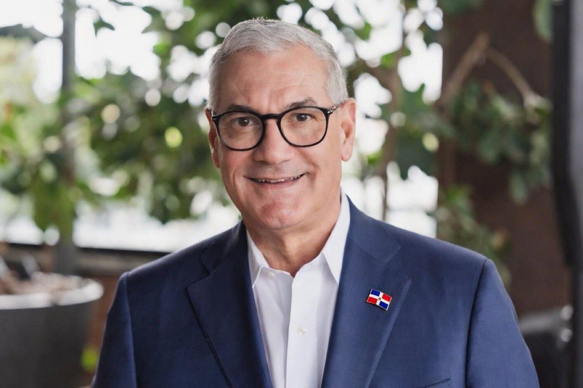 Agradezco a todos los miembros del Comité Central del <a href="/PLDenlinea/">PLD</a> por la confianza al inscribirme como precandidato presidencial. Recibo esta decisión con gratitud y con el firme compromiso de trabajar por la unidad y el fortalecimiento de nuestro partido.

Felicito a los siete