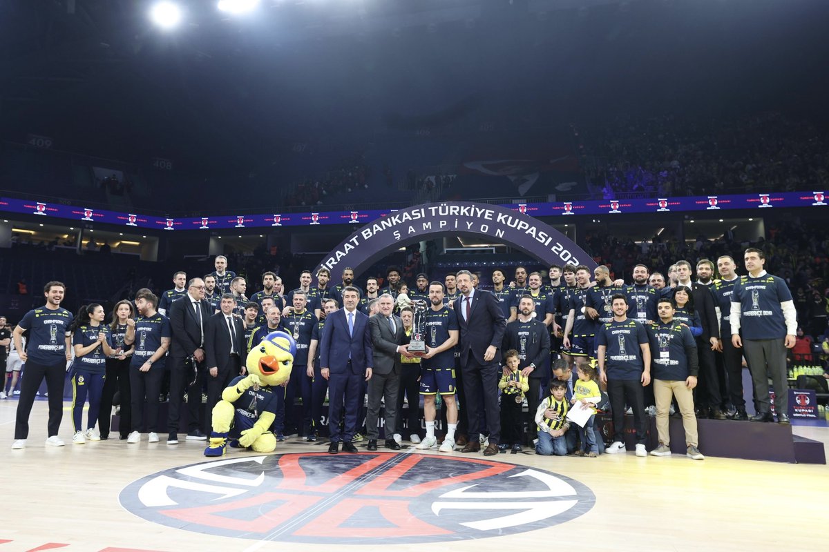 Ziraat Bankası Türkiye Kupası 2026 Şampiyonu olan <a href="/FBBasketbol/">Fenerbahçe Beko</a>’u tebrik ediyorum.🏆🇹🇷👏🏼