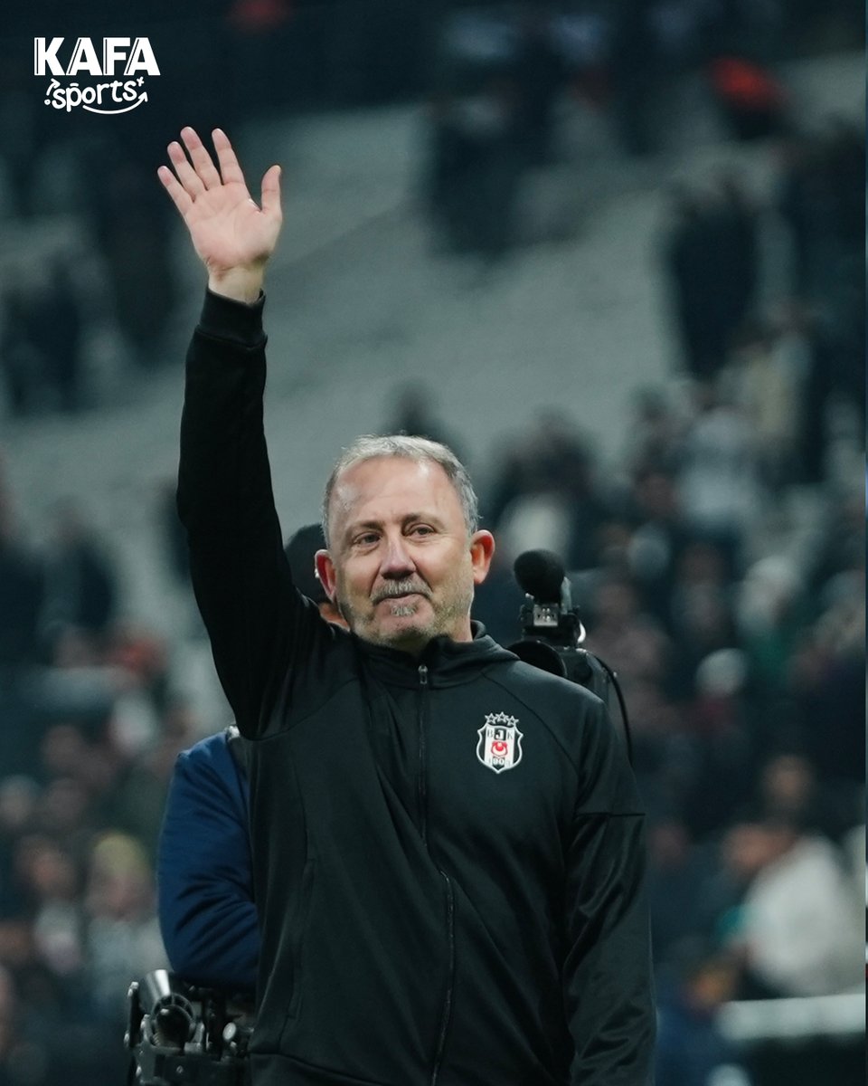 15 maçtır yenilmeyen Beşiktaş,

Ligde 23 maçta sadece 12 gol yiyen Göztepe’ye 75 dakikada 4 gol attı.

Sergen Yalçın.
Saygılar. 🙌