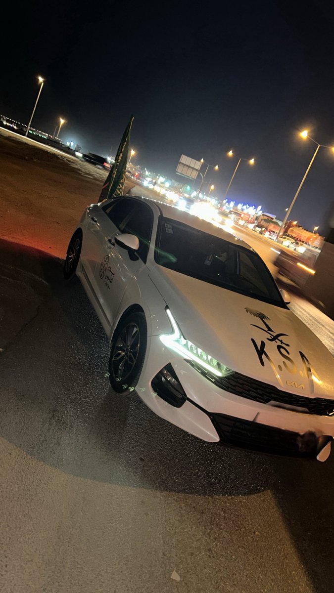 Plus_951's tweet photo. اليوم يوم تأسيس المملكة العربية السعودية، 299 عامًا من العز والمجد. فلم يتم استعمارنا ولم نذلّ ولم نُهَن، عشنا في فخرٍ وعزّ، وقاتل أجدادنا لكي نحظى بدولة لا تسيطر عليها قوى خارجية مستقلة في قراراتها، ونحظى بحياة كريمة https://t.co/I7KCGMmz1v