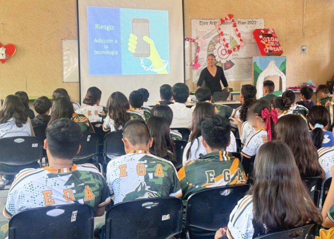 📌 La CDHM, en coordinación con la Titular para Prevenir y Eliminar la Discriminación de Zacatepec, realizó la charla “Redes Sociales y la Trata de Personas”, dirigida a personas adolescentes de la Escuela Secundaria Enrique González Aparicio, en los turnos matutino y vespertino.