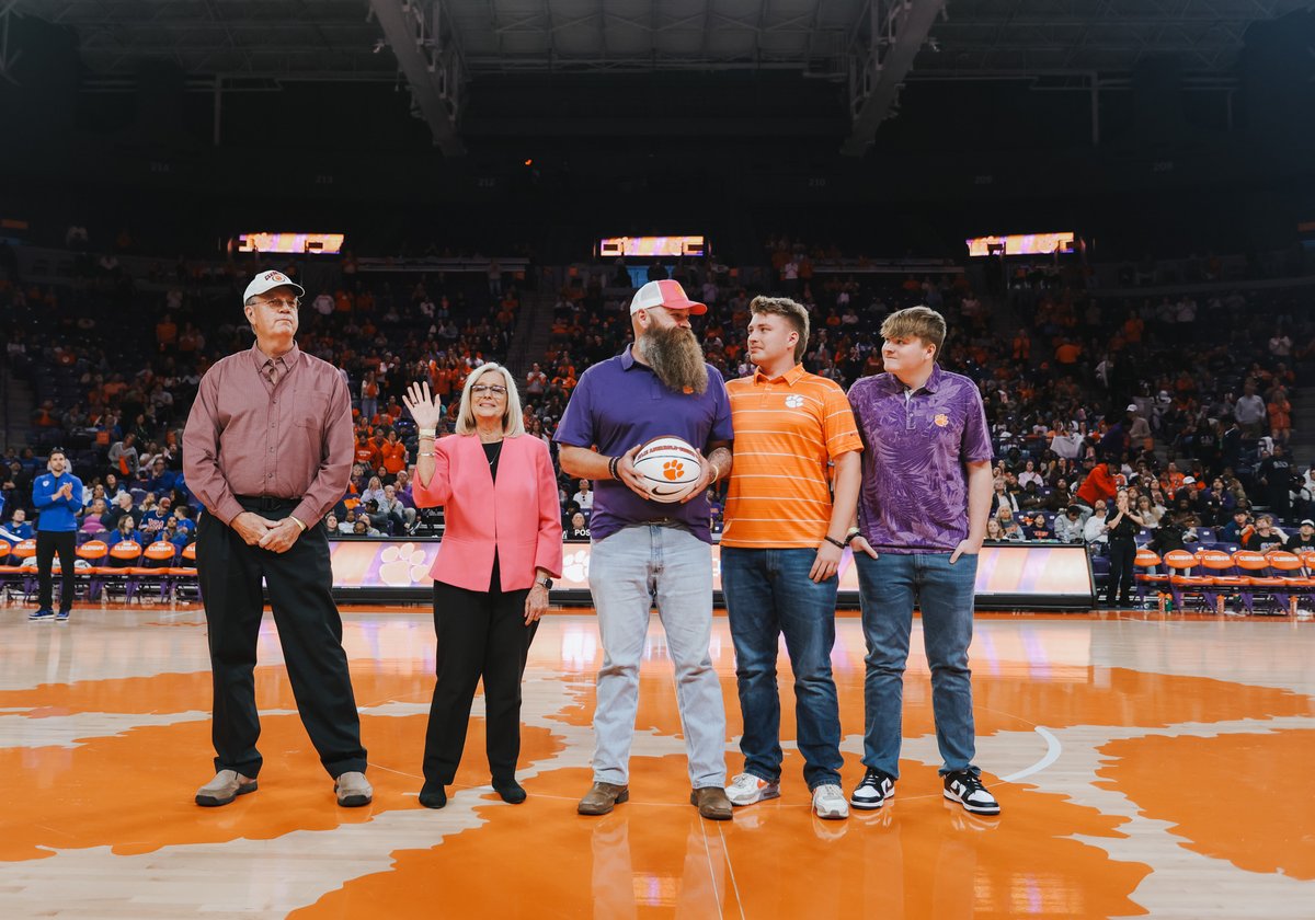 Clemson Women's Basketball tweet media
