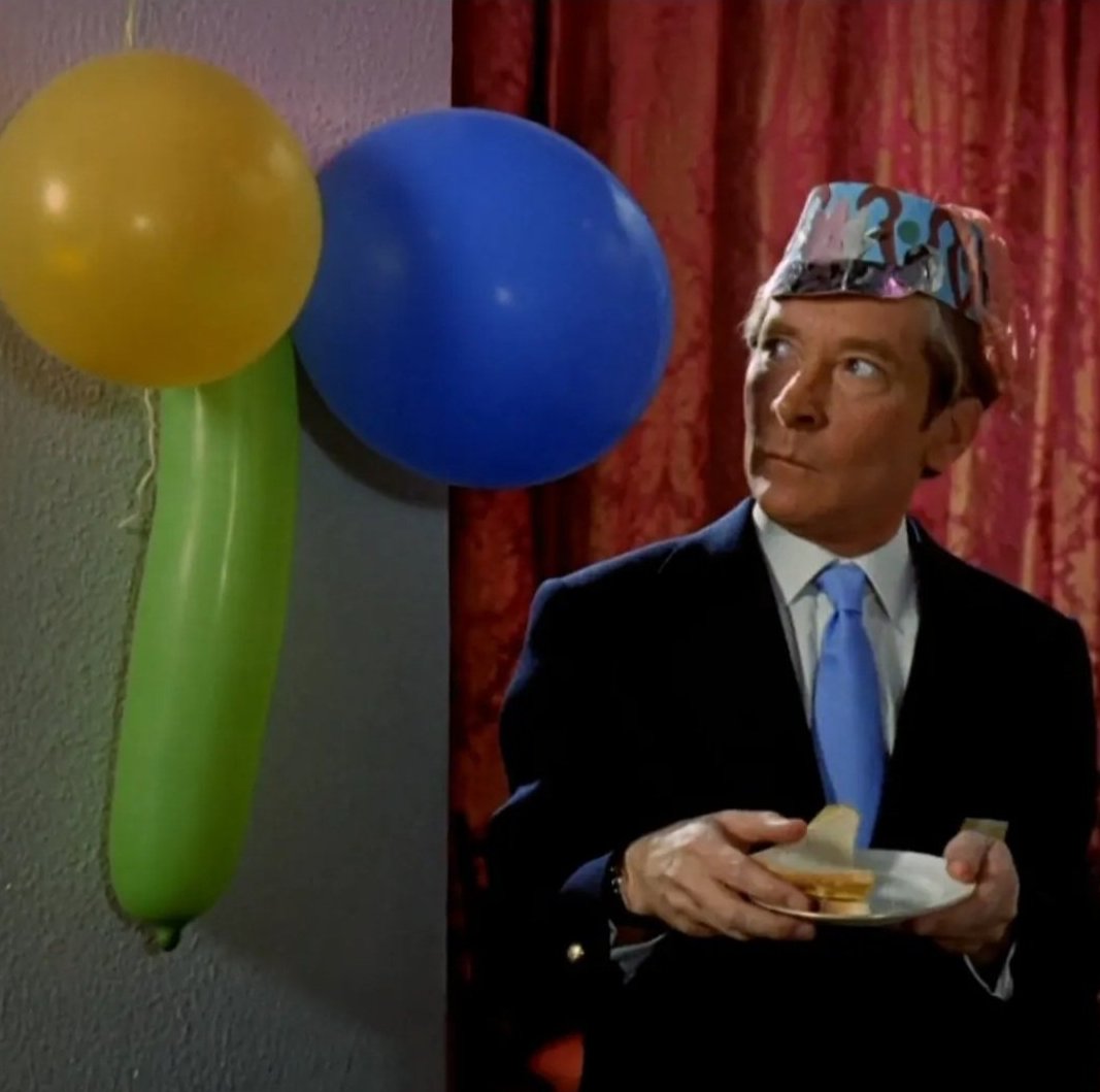 Carry On Tittering tweet media