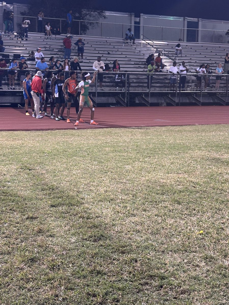 blanche_ely's tweet photo. BEHS Tigers ran at the Rocky Gillis Legacy Kickoff Classic at Coral Springs High School. It was a great showing for the Tigers!
#TrackSeason #TigersRun🏃♀️🏃♂️💨 https://t.co/Pek3l8Y2gI