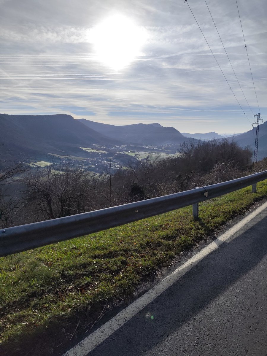 Que ganas teníamos de un domingo por la mañana salir y poder disfrutar...que ha hecho fresco a primera hora?...a merecido la pena viendo el día que se ha quedado.<a href="/Noainmeteo/">Davidd</a> <a href="/Meteonavarra_/">Meteo Navarra</a> <a href="/Navarrameteo/">Urko Jalle</a> <a href="/Navarmeteo_1411/">NAVARMETEO</a> <a href="/meteodelnorte/">La Meteo del Norte</a>