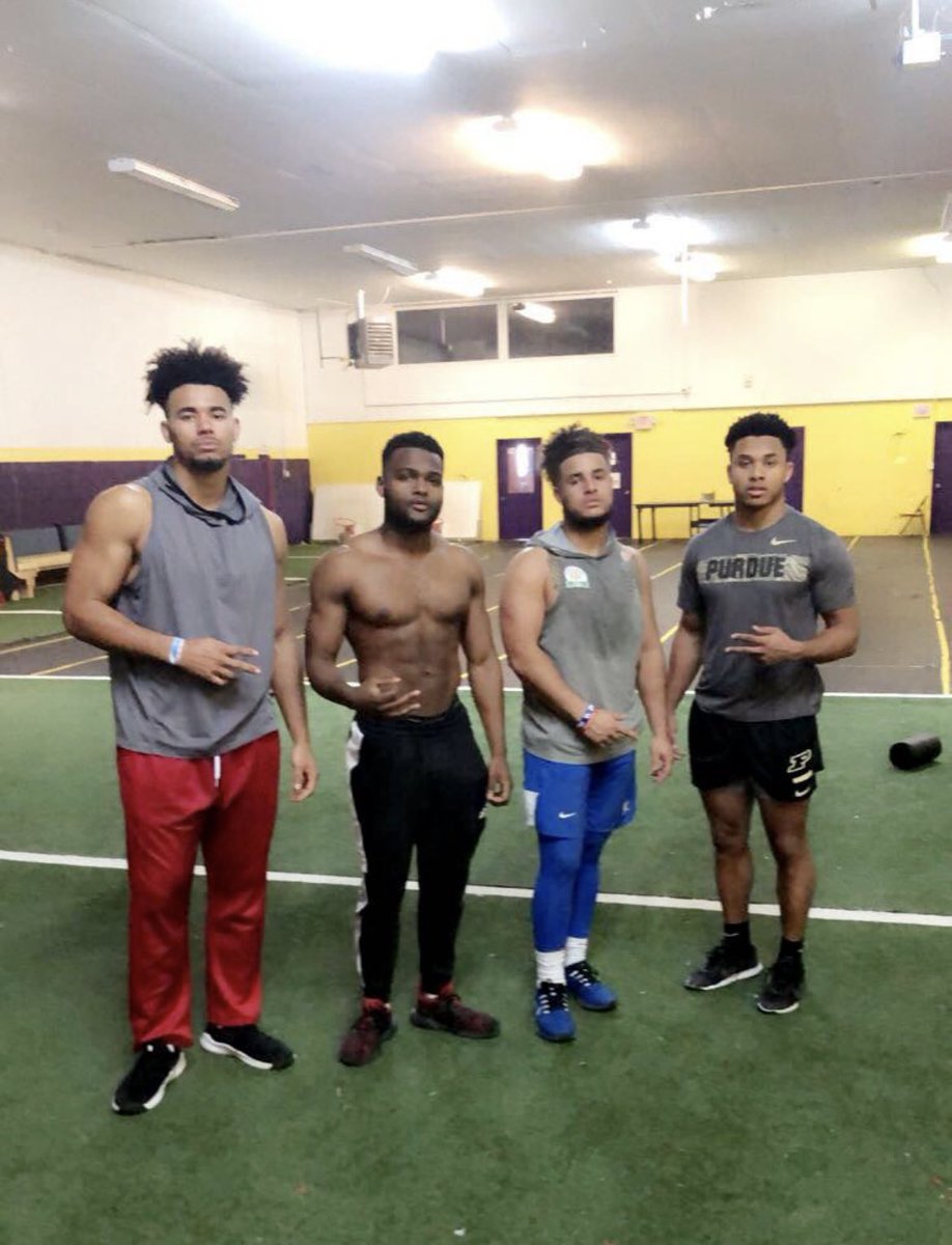 mannyharper45's tweet photo. Rondale Moore thank you for being my brother in this life 🫶🏽🕊️ Rest in Heaven https://t.co/TQoo3Beceu
