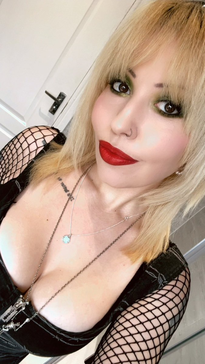 Malibu Amy 🌴 tweet media