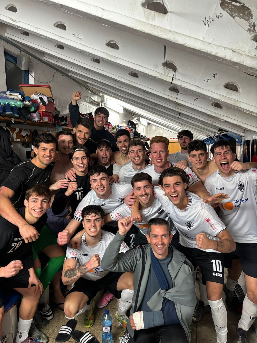 ✅ +3

✅ El Clariano és un fortí

✅ 4 porteries a 0 consecutives

✅ 5 partits sense perdre

✅ A 2 punts del play-off amb un partit pendent

🤍🖤 ONTINYENT