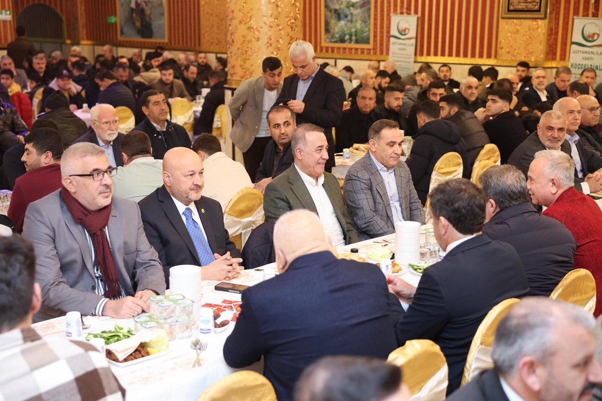 📍Adıyamanlılar Vakfı 

Adıyamanlılar Vakfı’mızın geleneksel iftarında hemşehrilerimizle bir araya gelerek aynı sofrayı, aynı duayı ve aynı muhabbeti paylaşmanın bahtiyarlığını yaşadık.

Ramazan’ın rahmet ikliminde; dayanışmanın, vefanın ve kadim hemşehrilik hukukunun en güzel