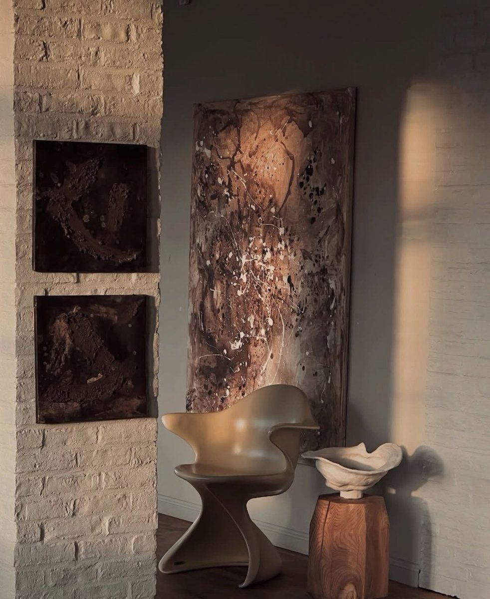 pamvonhadder's tweet photo. the art of chairs https://t.co/lVe2FORzGa