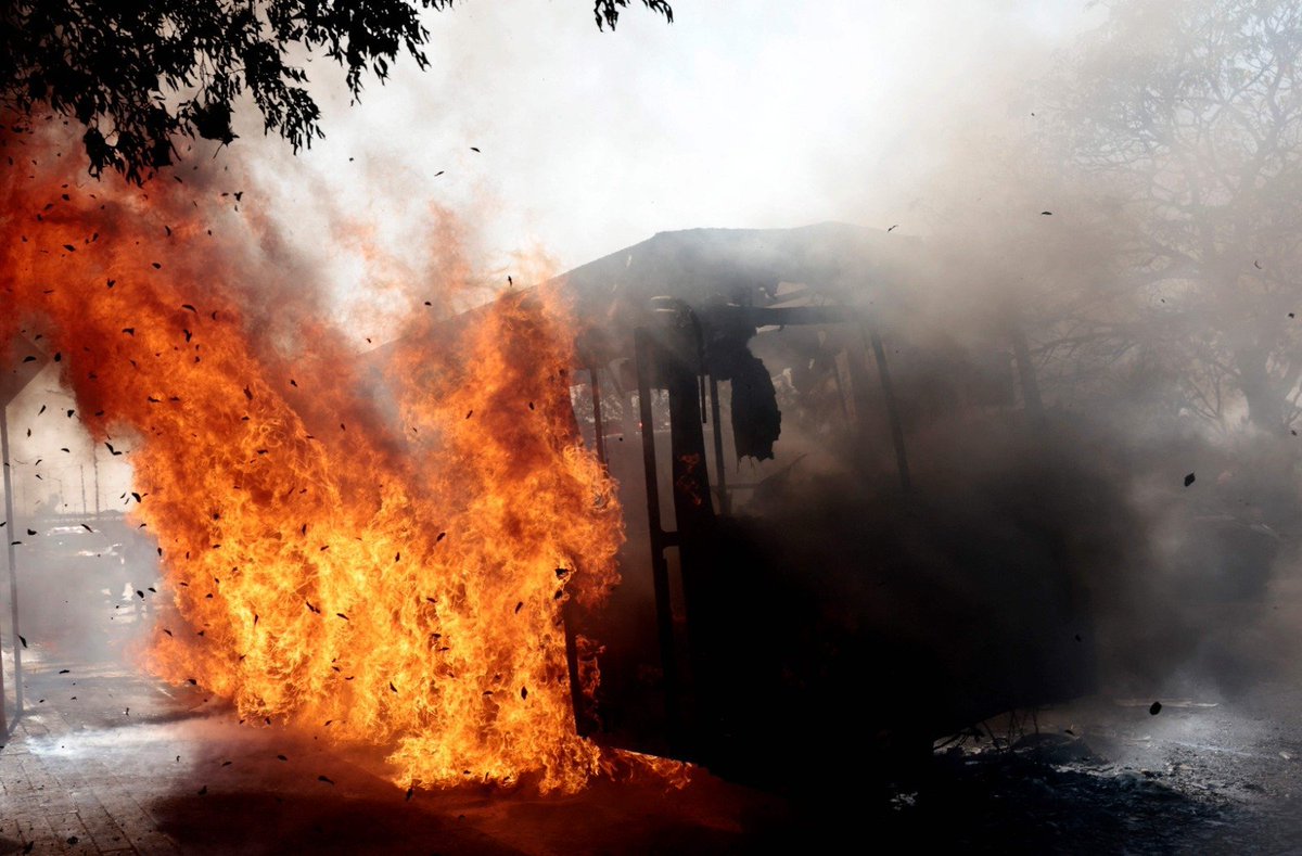 TouchlineX's tweet photo. 🚨 𝗕𝗥𝗘𝗔𝗞𝗜𝗡𝗚: Roadblocks, burned vehicles, burned gas stations and shops, shootings, injuries and d*aths continue in SEVERAL cities in Mexico.

The reason is that a very important organised crime leader was k*lled today, which, as a consequence, is leading to atrocities being committed.

This year's World Cup will have matches in several cities in Mexico, with Spain vs. Uruguay being one of the most important in Guadalajara.

Many fans travelling to Mexico are CONCERNED about their safety, and there has been no warning from FIFA yet.