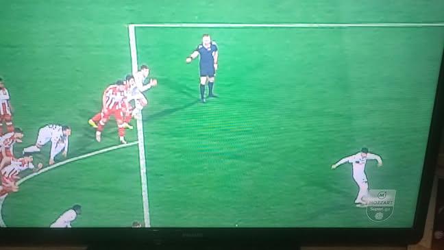 Zexon79's tweet photo. Nekada se u Superligi priznavali golovi iz gol-auta, dosuđivali penali iz samopadova i na 17 m od gola, ne pokazivali kartoni zbog prekršaja poslednjeg igrača odbrane, a danas se poništavaju zbog kolena preko linije. Kako uznapredovalo poštovanje pravila u @FSSrbije ... https://t.co/suYpK6iP1Y