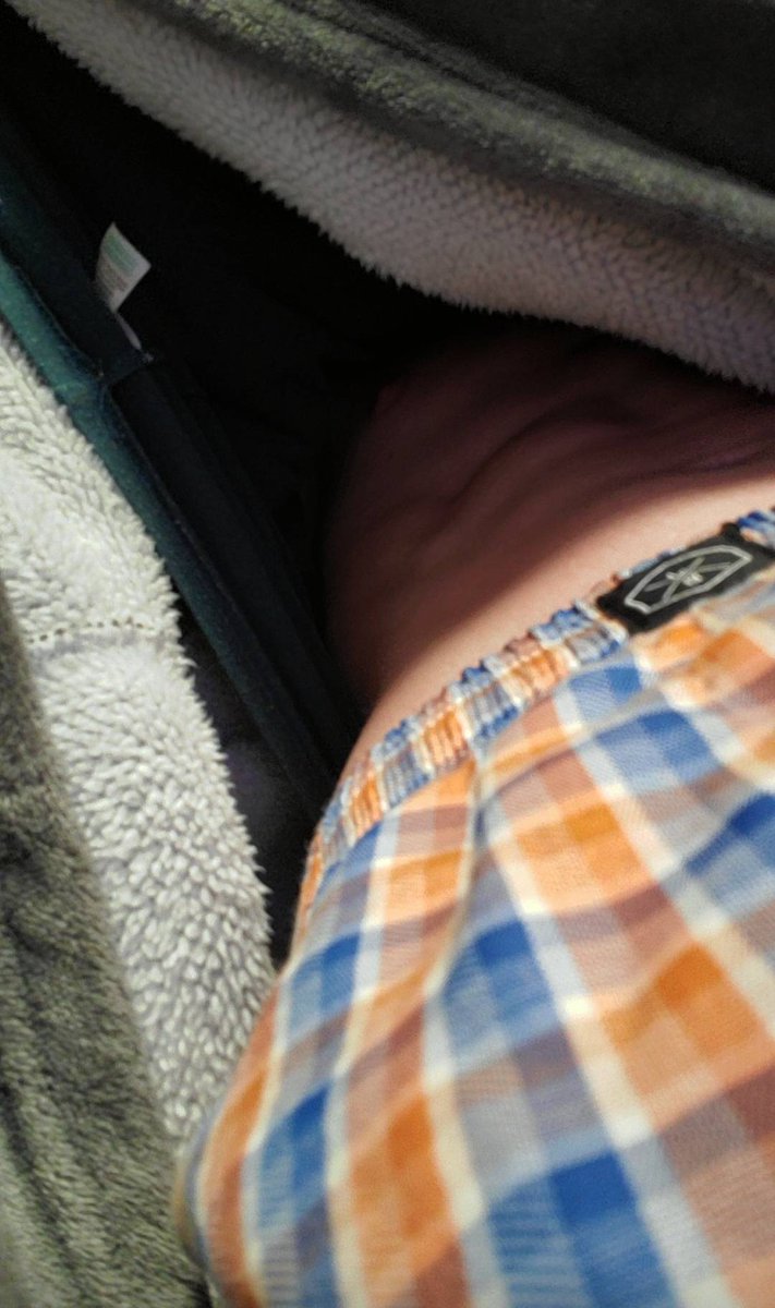 King Kylie charts tweet media